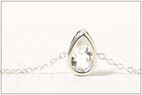 水晶ドロップカットsilver925ベゼルネックレス