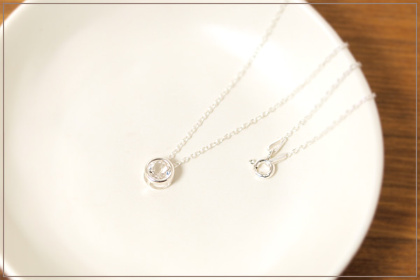 ホワイトトパーズsilver925ベゼルネックレス