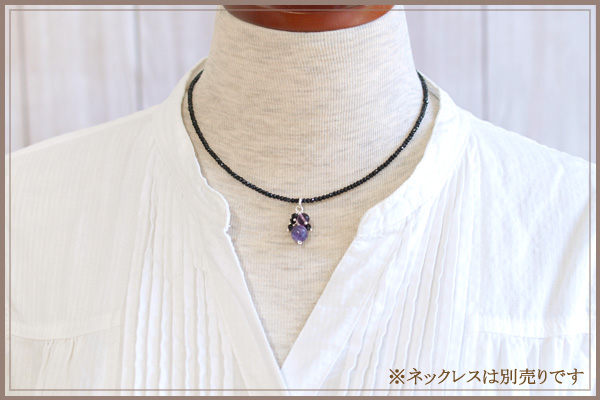 チャロアイト＋パープルフローライト＋ブラックスピネルsilver925花＊花ペンダントトップ
