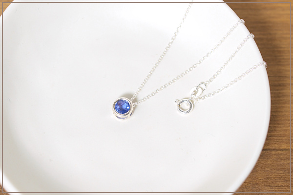 カラーチェンジフローライトsilver925ベゼルネックレス