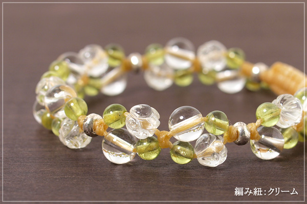 ロータス水晶+水晶+ペリドット花*花マクラメブレスレット