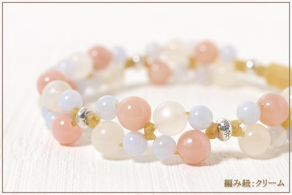 ピンクオパール+ムーンストーン+ブルーレース花*花マクラメブレスレット