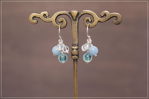 ブルーフローライト+エンジェライト+水晶花*花ピアス・イヤリング