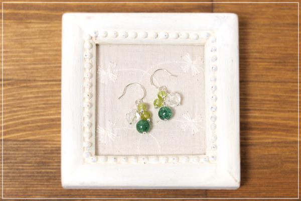 グリーンアベンチュリン+ロータス水晶+ペリドット花*花ピアス・イヤリング