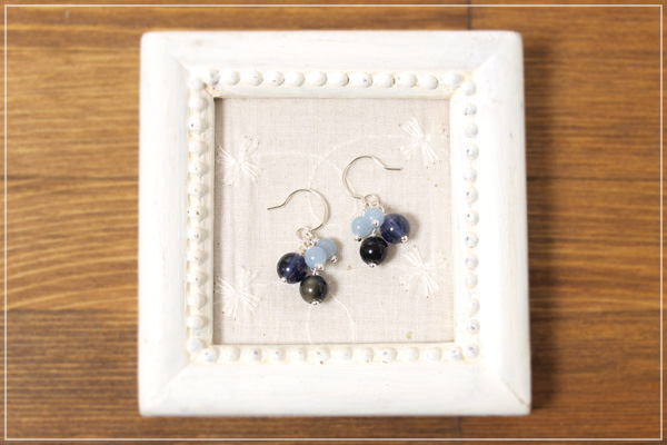 オブシディアン+アイオライト+エンジェライト花*花ピアス・イヤリング