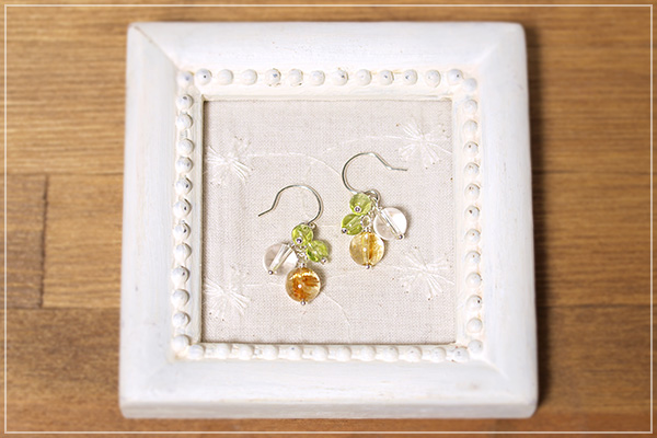 ルチルクォーツ+水晶+ペリドット花*花ピアス・イヤリング