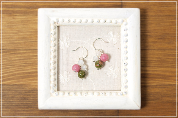 ユナカイト+ロードナイト+ムーンストーン花*花ピアス・イヤリング