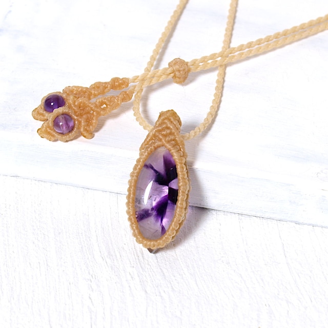 【一点物】トラピッチェアメジストのマーキスルースを包んだマクラメネックレスNo.4
