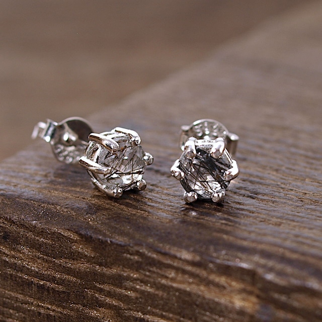 【限定】ブラックトルマリン入り水晶爪留めスタッドピアス（silver925）