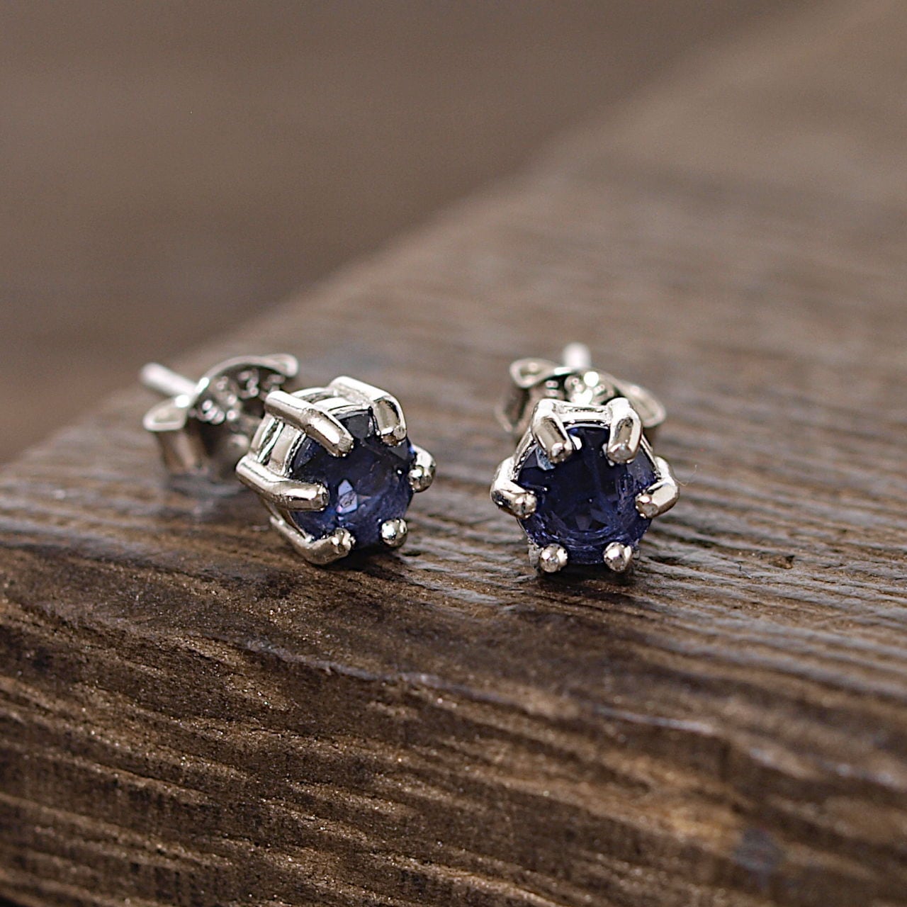 【限定】アイオライト爪留めスタッドピアス（silver925）