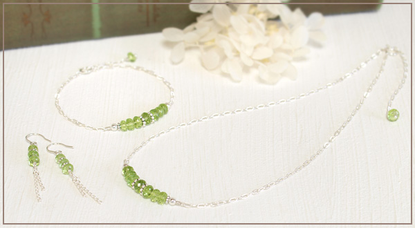ペリドットsilver925チェーンピアス・イヤリング