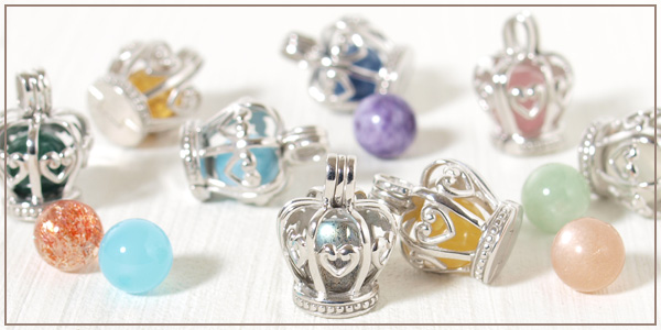 天然石付け替えペンダントトップ　クラウン